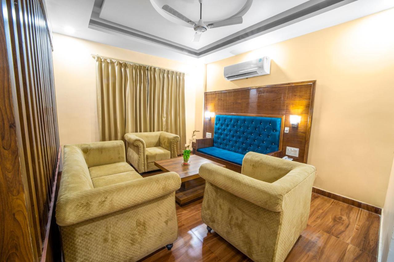 Hotel Divine Lakshmi Ganga Risikés Kültér fotó