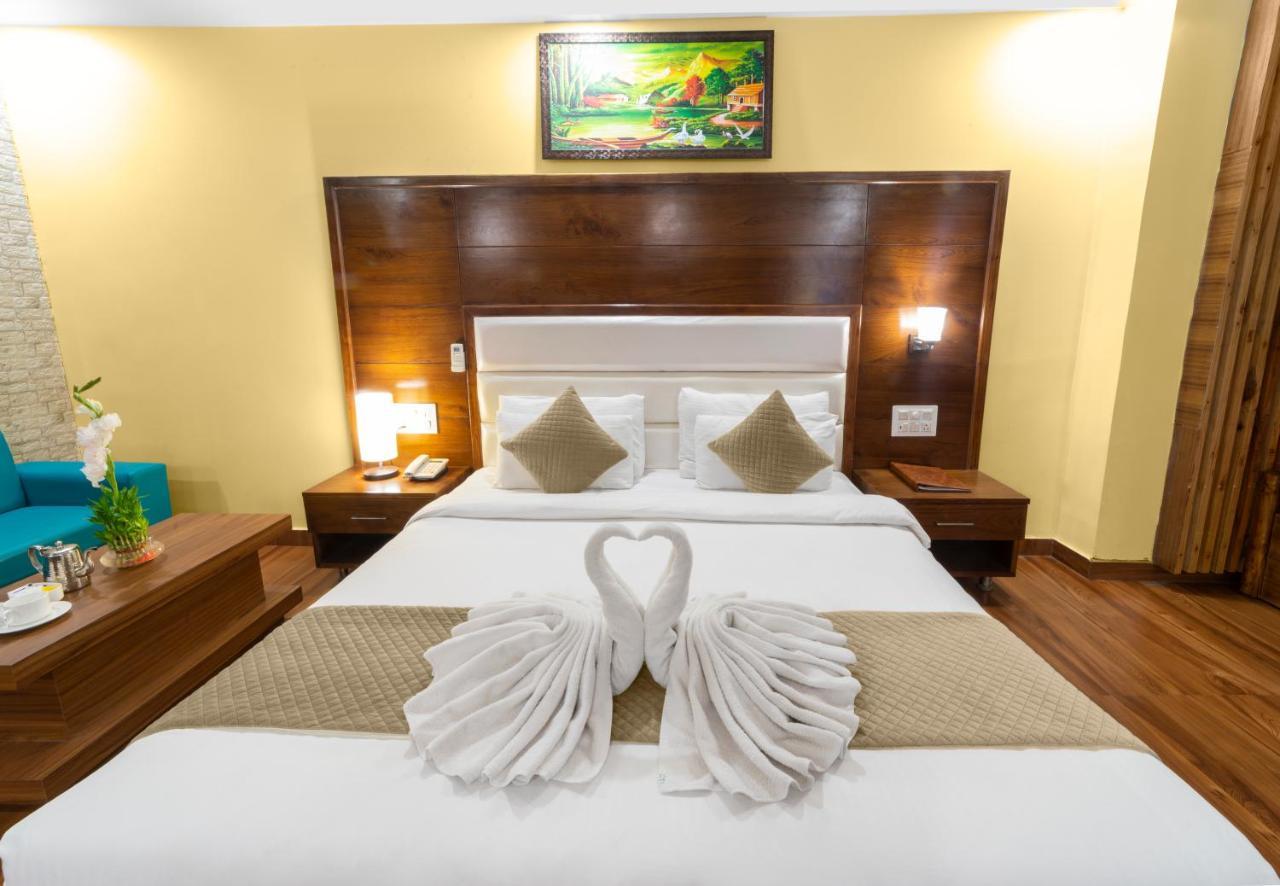 Hotel Divine Lakshmi Ganga Risikés Kültér fotó