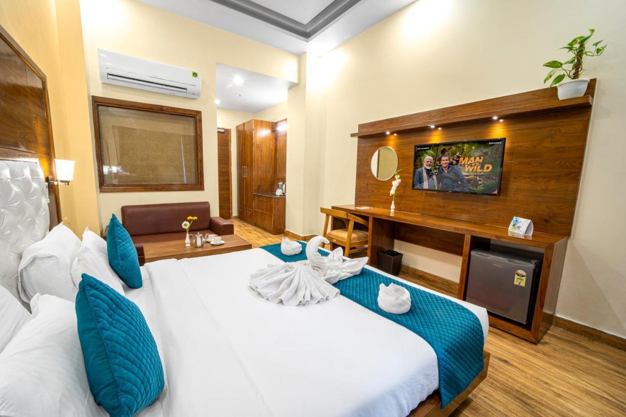 Hotel Divine Lakshmi Ganga Risikés Kültér fotó