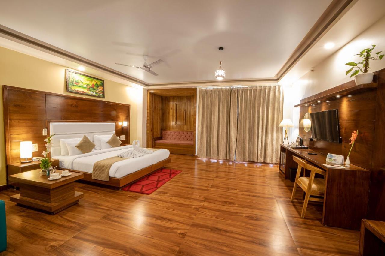 Hotel Divine Lakshmi Ganga Risikés Kültér fotó