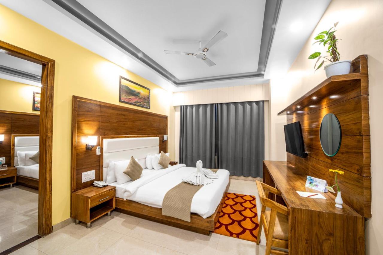 Hotel Divine Lakshmi Ganga Risikés Kültér fotó