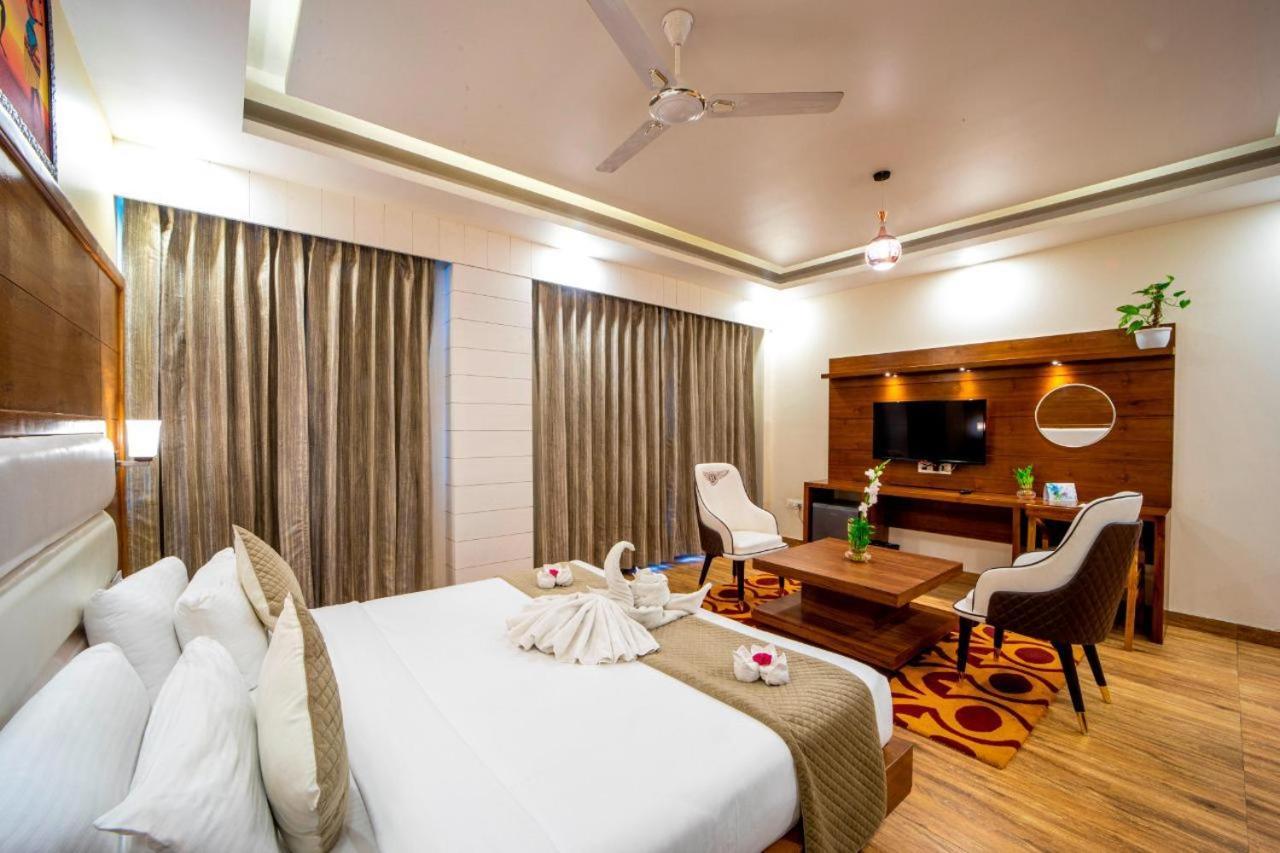 Hotel Divine Lakshmi Ganga Risikés Kültér fotó