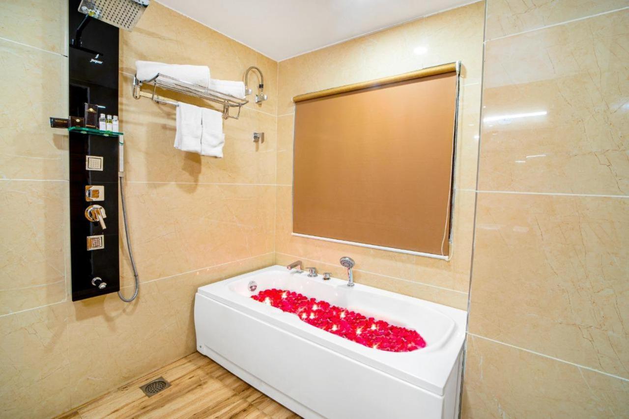 Hotel Divine Lakshmi Ganga Risikés Kültér fotó
